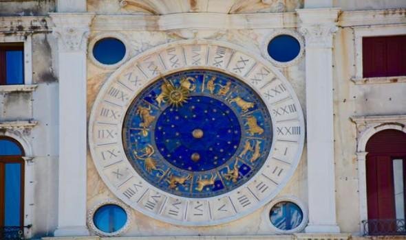 arabstoday Constellations88 - تفسير حلم ثعابين وحشرات: رموز خفية تكشف أسرارك